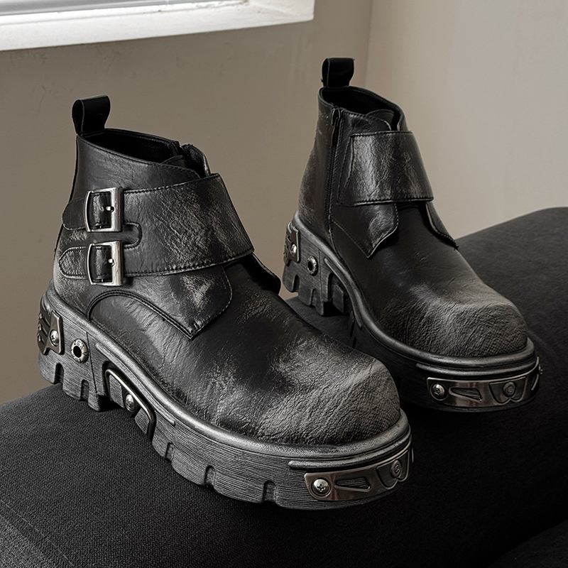 Street Fashion Essentials - Sepatu Bot Pendek Pria Gaya Punk