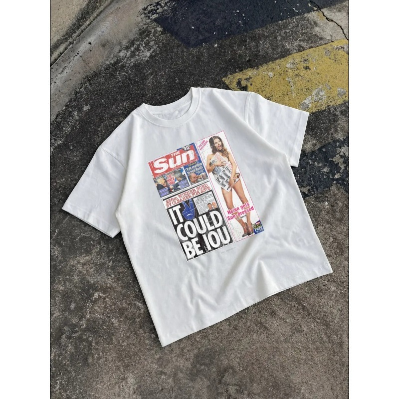 Street Fashion Magazines - Kaos Wanita Vintage Motif Koran dengan