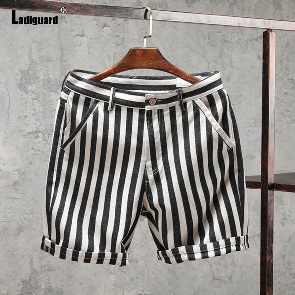 Celana Pendek Pria Gaya Eropa  - Street Fashion Europe ulasan dan harga