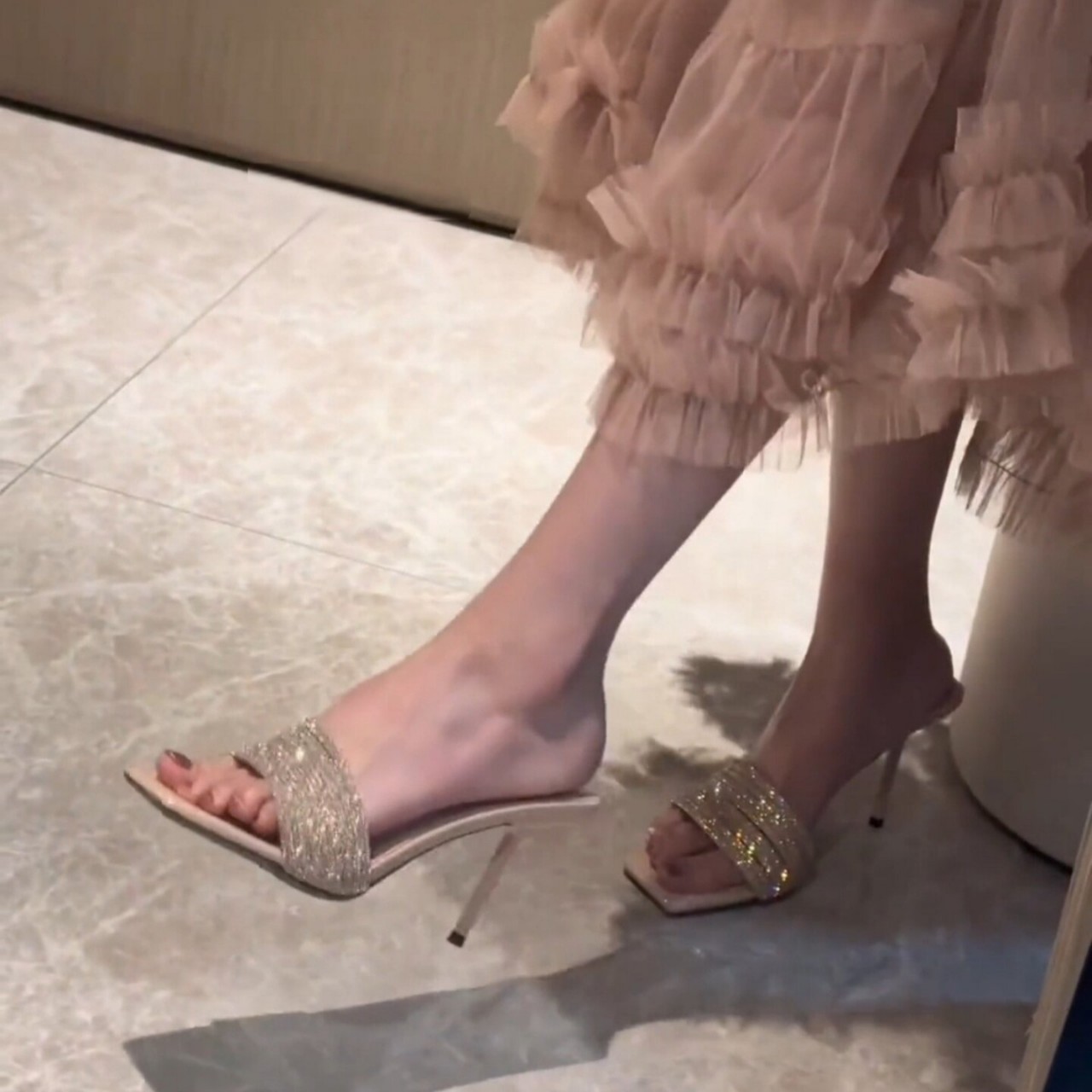 Sandal Wanita Ujung Persegi Kr - Street Fashion Luxury ulasan dan harga